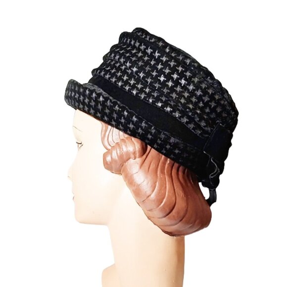 1960s True Vintage Real Black Velvet Brimmed Hat Pleated Cloche Bucket Style